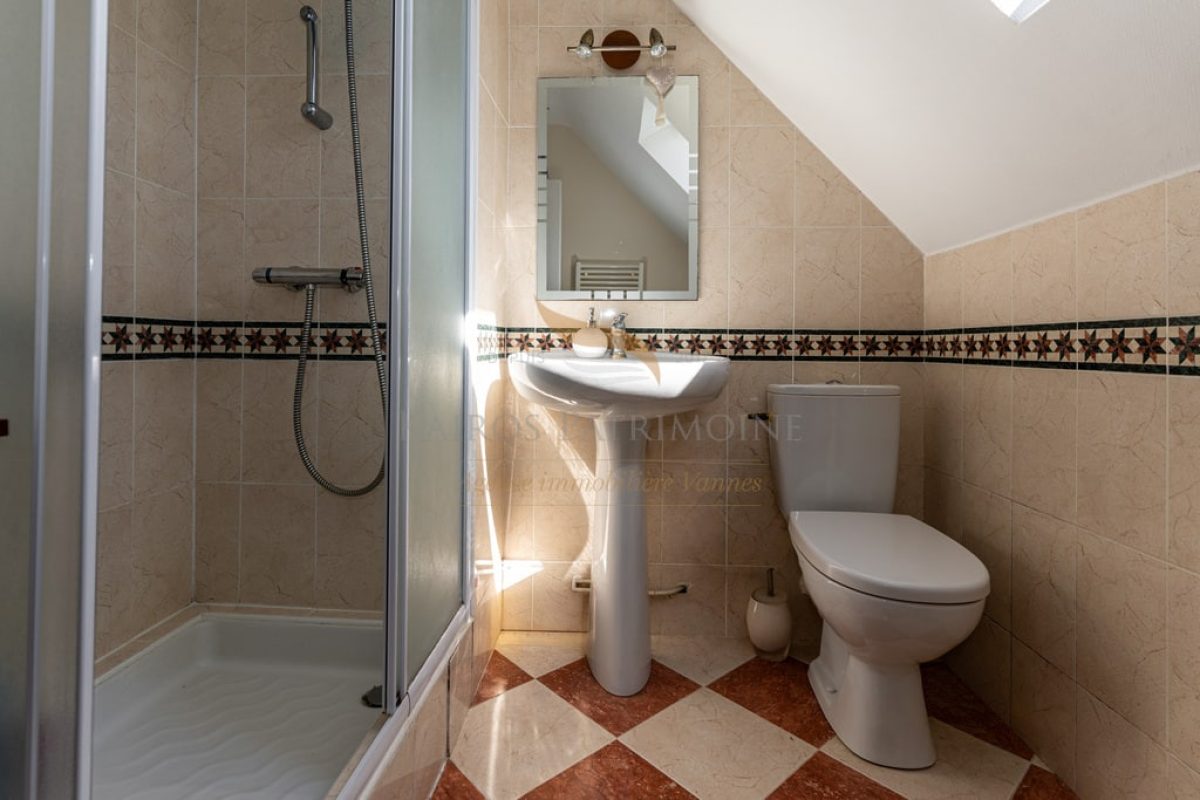 kairos patrimoine maison à vendre Sulniac salle de bain 1